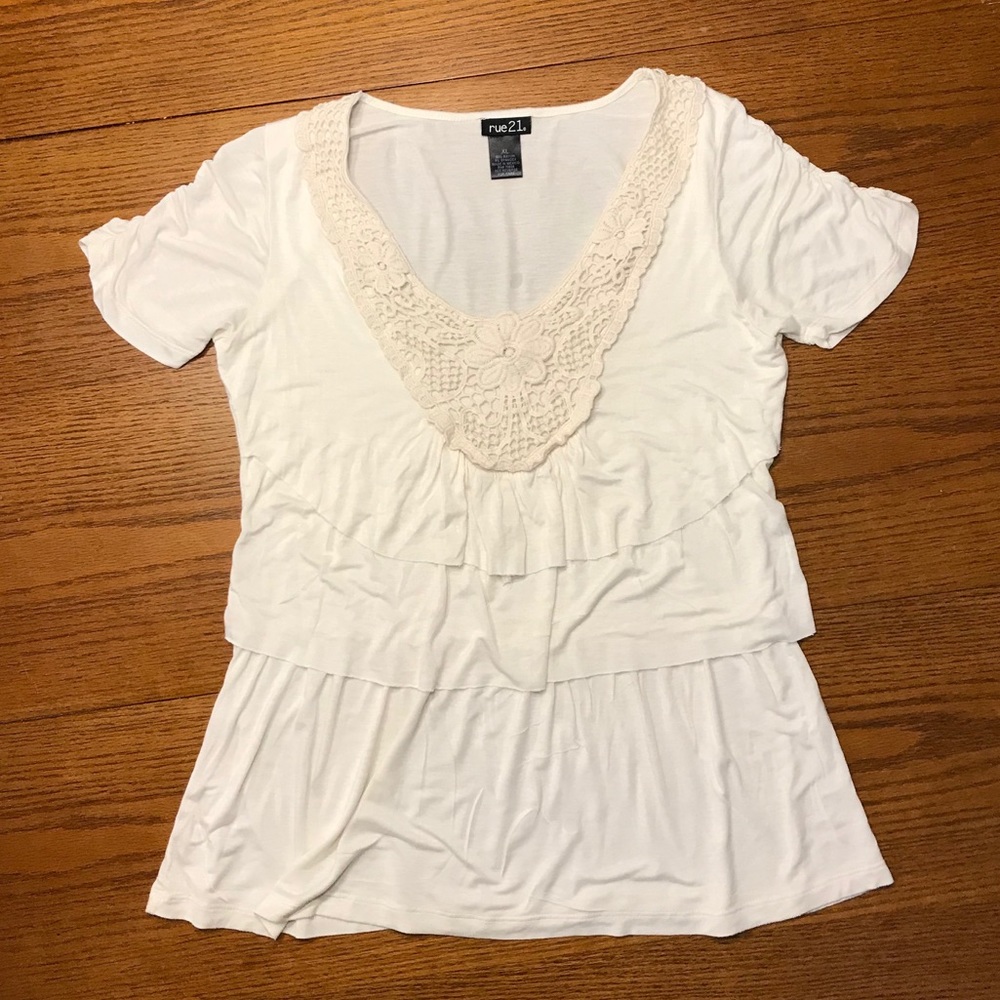 Ladies cream ruffle top, size XL